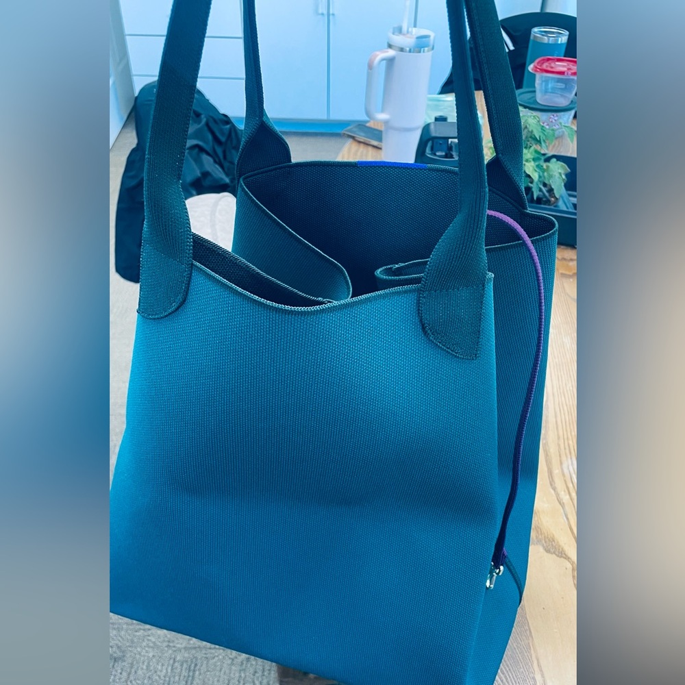 Rothy large tote. Never used, in excellent condition. Color is emerald green.
